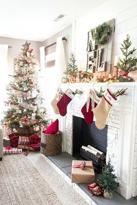 farmhouse Christmas mantle with stockings