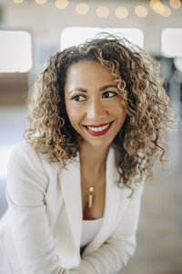 Realtor Headshot of African American woman with beautiful natural hair