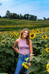  Heidi Iliff daughter Sophia posing for her senior photos Pittsburgh session in a sunflower field South of the city for her shoot.