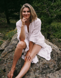 Whitney Ullum, Somatic Coach, says spiritual business coach and Oracle Business Witch Rachael Maddox’s container provided the clarity and momentum she needed during a time of rebirth, turning her business into a joyful expansion.