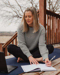 Sandra helps busy women reclaim energy & health through root-cause healing. Start your wellness journey with someone who truly gets it.