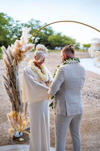 Bridal leis by Hawaii Adventure Portraits, team of kona hawaii wedding photographers
