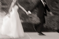 engagement photo of couple by milwaukee art museum