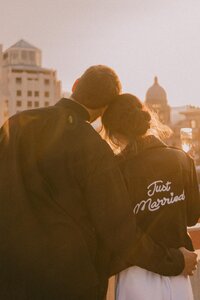 portrait of idaho elopement couple looking at the sunset