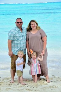 Dana Lewis Travel Planner and Family