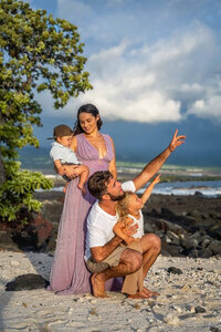 Family portrait on the beach by Hawaii Adventure Portraits, kona hawaii photographer