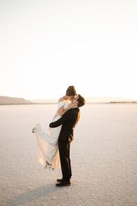 Utah Bonneville Salt Flats Elopement with bride and groom