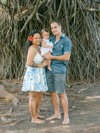Les mariés à Bora Bora devant le mount Otemanu