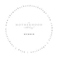 Badge showing that Kathleen Jablonski Photography is a member of the Motherhood Anthology.