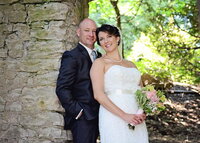 romantic-wedding-photo-bride-groom-outdoors
