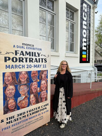 woman-in-front-of-art-museum