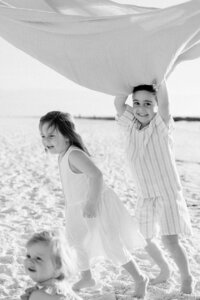 10 Dresses to Wear for Family Beach Photos | Vacation Family Photo Style
