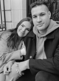 Alexandra Eveland and her boyfriend kissing in the street outside of the Met