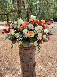 Large wedding floral arrangement by Springfield Oregon florist Flowers and Thyme.