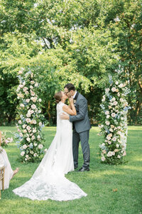 Kendon-Design-Co.-Hamilton-Niagara-Wedding-Planner-Florist_Alexandra-Del-Bello-Photography-Lasalle-Park-93