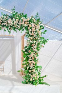 luxury-floral-arch