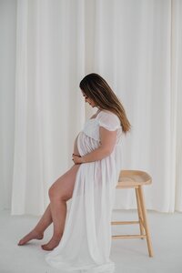Maternity photoshoot in studio in albuquerque new mexico.