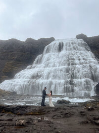 Desiree eloping in Iceland.