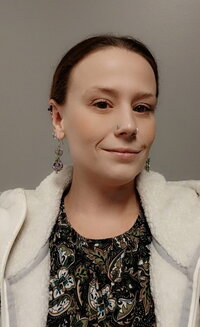 Samantha, massage therapist at Encore Esthetics,