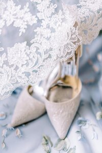 brides white lace shoes