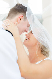 Bride and groom bridal veil photo in Charleston