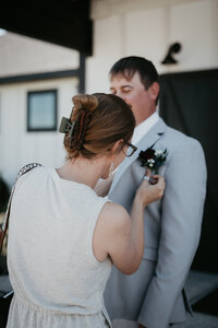 Wedding and engagement photography at Willowbrooke Barn in Billings, MT, showcasing a blend of rustic charm and elegant details. Capturing couples in the beautiful Montana countryside, Willowbrooke Barn is perfect for creating timeless wedding memories.