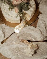 Elegant wedding photography in Spokane, WA, showcasing cinematic and storytelling moments filled with raw emotion.