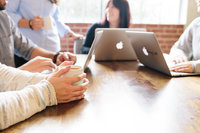 LaurenCarnesPhotography_LaurenLCarnes_StylingCakeAndConfetti-141