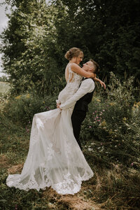 wedding couple holding hands
