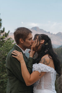 Sunrise elopement in boulder 