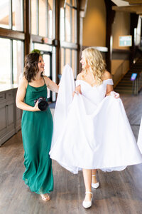 Eleanor Stenner photographing bride at Alabama wedding