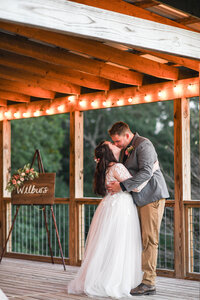 Summer wedding at North Georgia wedding venue