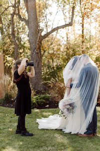 Captuing Albany Wedding Couple
