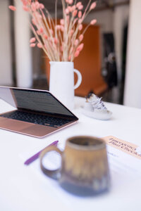 laptop and coffee cup 