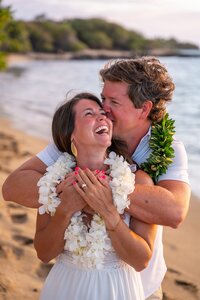 hawaii couple photography for proposal leis by Hawaii Adventure Portraits