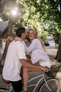 Authentic outdoor session of a couple in the PNW by Kamrynjphotography