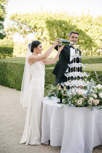 wedding-champagne-fountain-in-garden-2