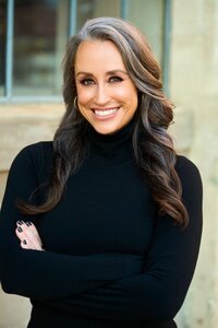 Andrea Owen headshot
