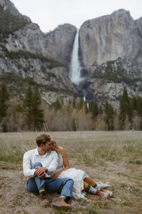 Yosemite and Sierra Nevada Photographer Captures Elopement in Yosemite Valley.