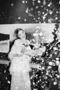 YOUR IMAGE DESCRIPTIONS