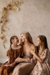 stunning-studio-portraits-miami-beach-lina-mart-photography