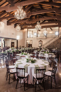 Tablescape set up at Ma Maison, one of Austin’s best wedding venues.
