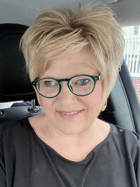 Lisa A. Olech | Bestselling Romance Author + NH Justice of the Peace