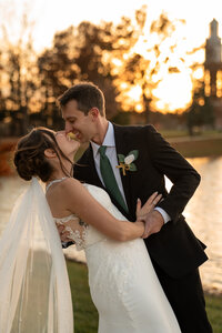 fall wedding photos at coxhall mansion in carmel indiana