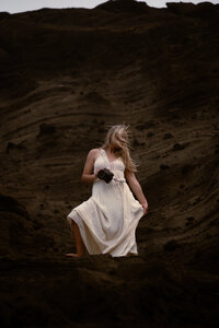 College Graduation Senior Portraits in a botanical garden in Oahu, Hawaii