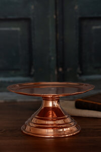 coppermill kitchen cakestand on wood table 