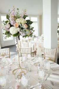 Springfield-Manor-wedding-florist-Sweet-Blossoms-elevated-centerpiece-Lisa-Blume-Photography