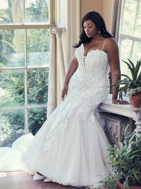 7469+, Stella York, Glamorous Plus Size Lace Column Wedding Dress with  Spaghetti Straps