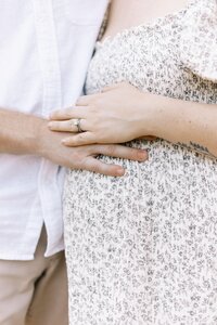 outdoor maternity photos