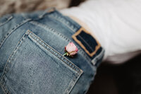 kaboompics_rose-in-the-back-pocket-6850